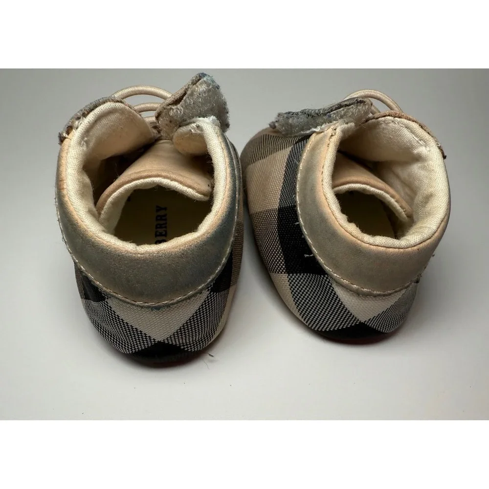 Burberry Kids Baby Shoes Nova Check Crib Moccasins Size 17 US 2
